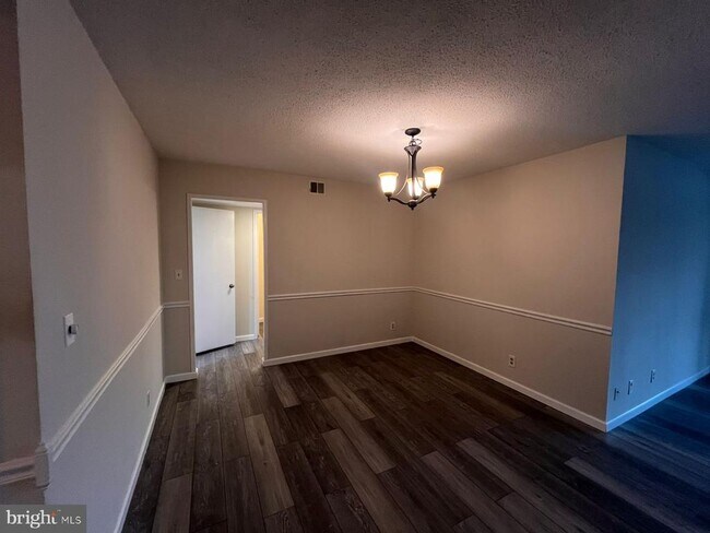 Photo - 5903 Mt Eagle Dr Unit 917