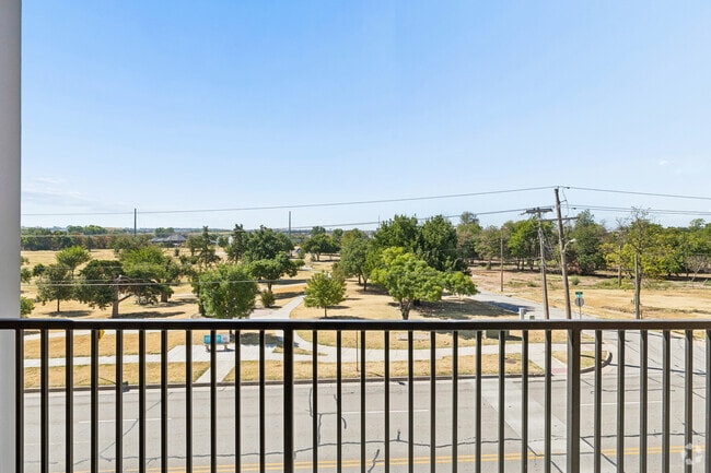 1E - 1BR, 1BA - 708SF - Patio