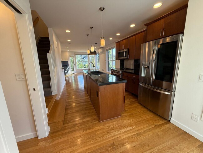 Photo - 3bd/3.5ba Townhouse on Capitol Hill