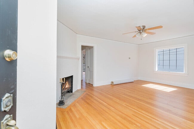 Photo - 4814 36th Ave NE