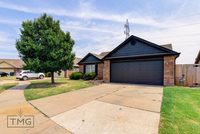 Great 3/2/2 in Owasso’s Lake Valley!