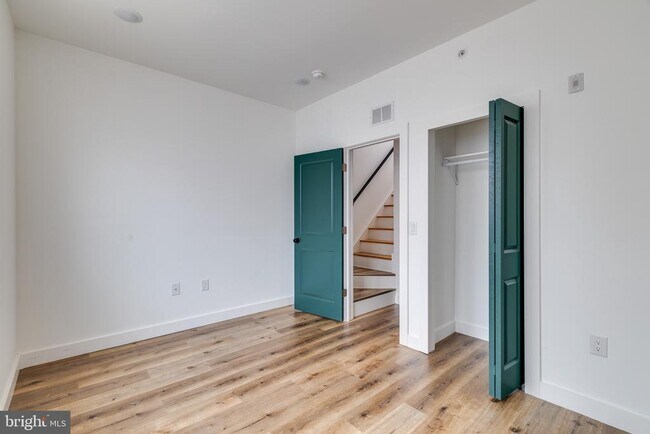 Photo - 4243 Mantua Ave