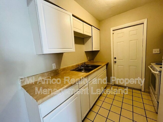 Photo - 1031 Crestview Ave