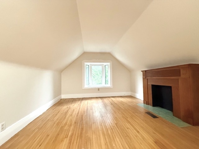 Photo - Charming 2 + Den Bedroom In OLD NORTH for Rent - ALL INCLUSIVE LIVING! Unité Upper