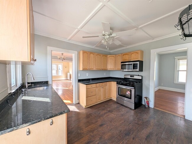 Building Photo - 43 Orchard St Unit 2