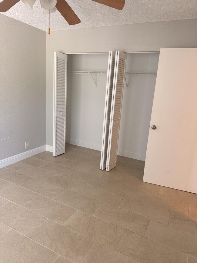 Photo - 1440 Lake Crystal Dr Unit H