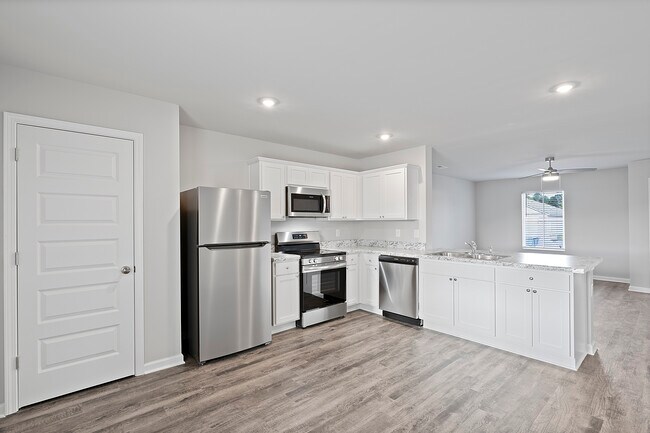 Photo - 4020 Ryan Dr SW