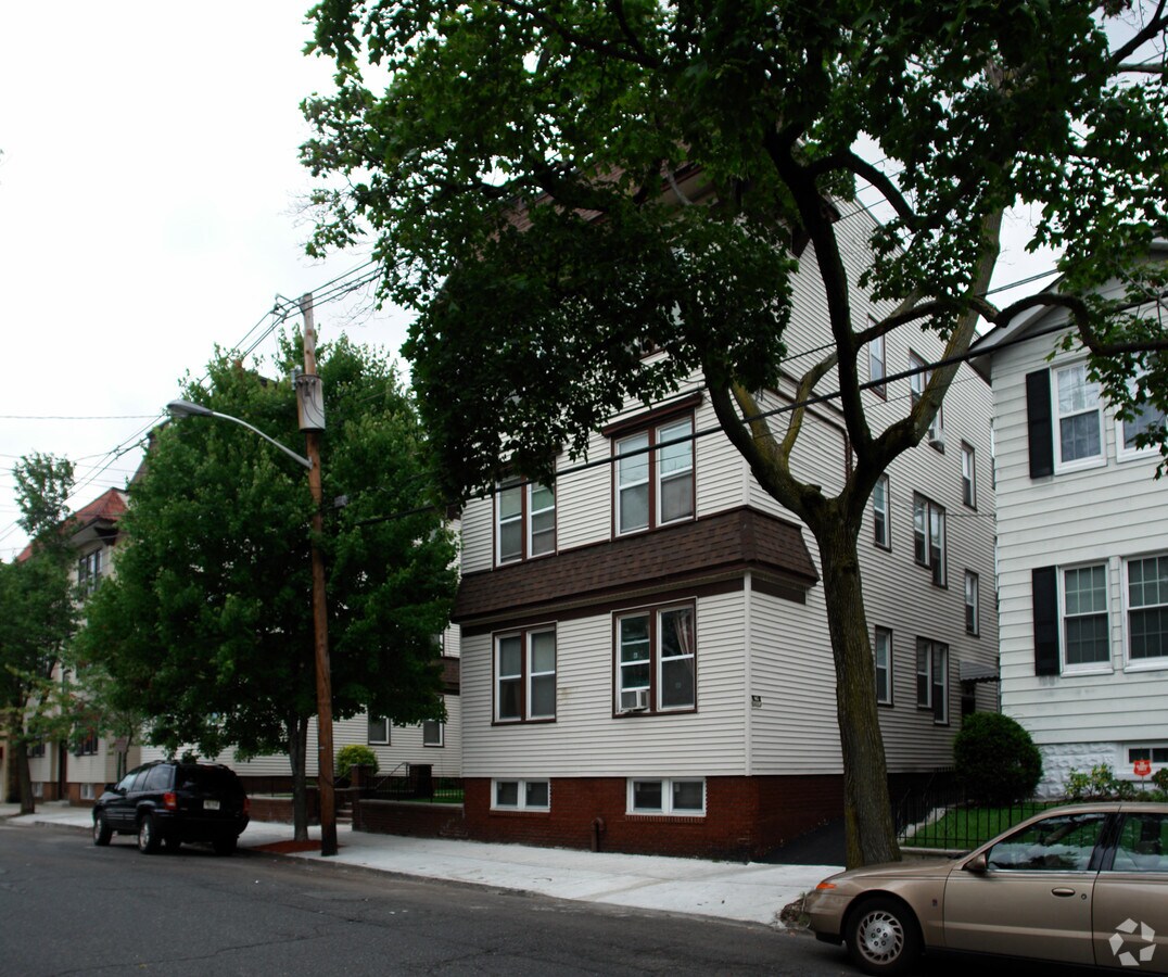 335 Elm St Apartments For Rent in Kearny, NJ