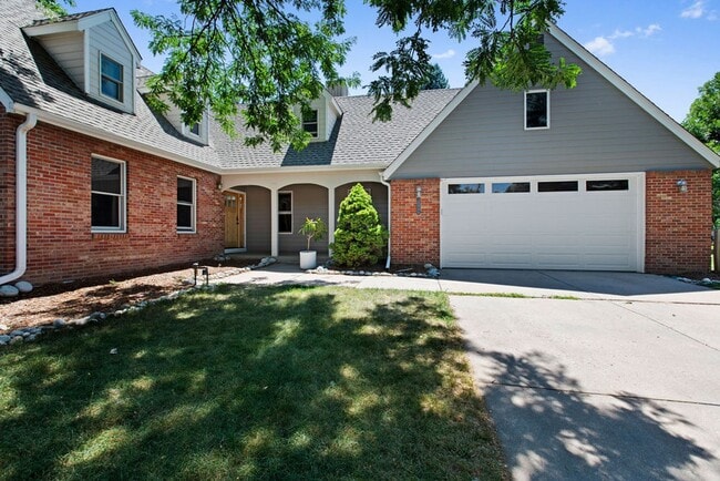 Building Photo - Beautiful 5-Bedroom + Office, 4-Bath Home in Northwest Fort Collins!