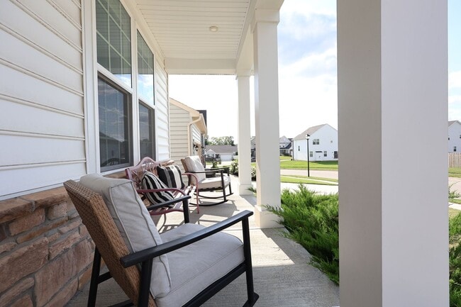 Photo - 4 Bedroom, 4 Bath Home w/Backyard Heated Pool overlooking Pearl's Fen