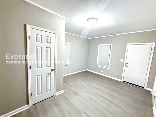 Photo - 3335 31st Pl N