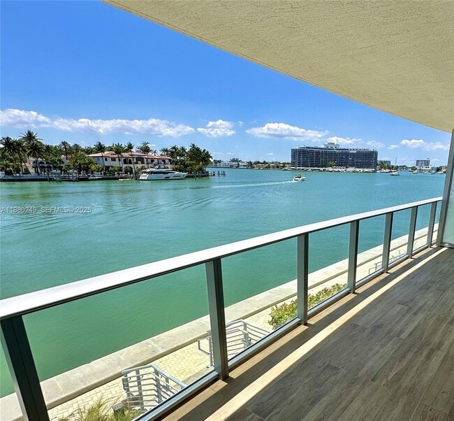 Building Photo - 6620 Indian Creek Dr Unit 209