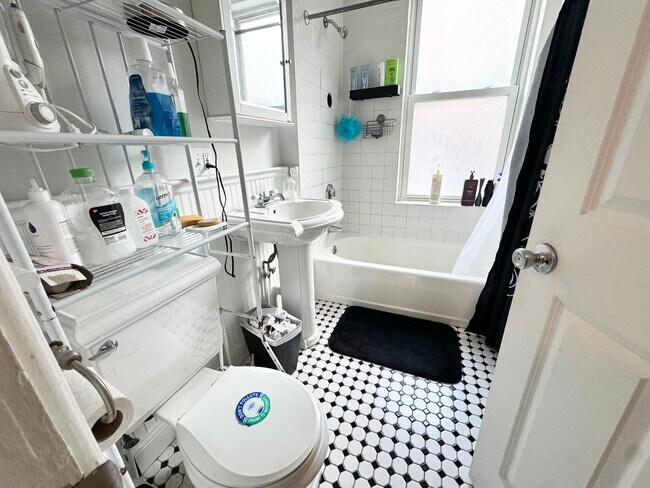 Photo - 31 Worthington St Unit 1