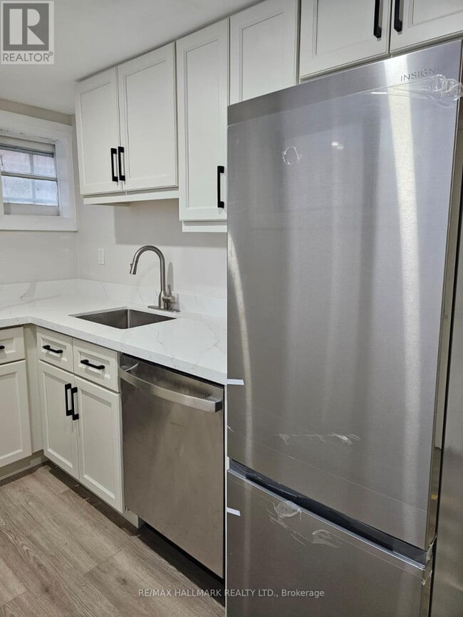 Photo - 159 Richmond St