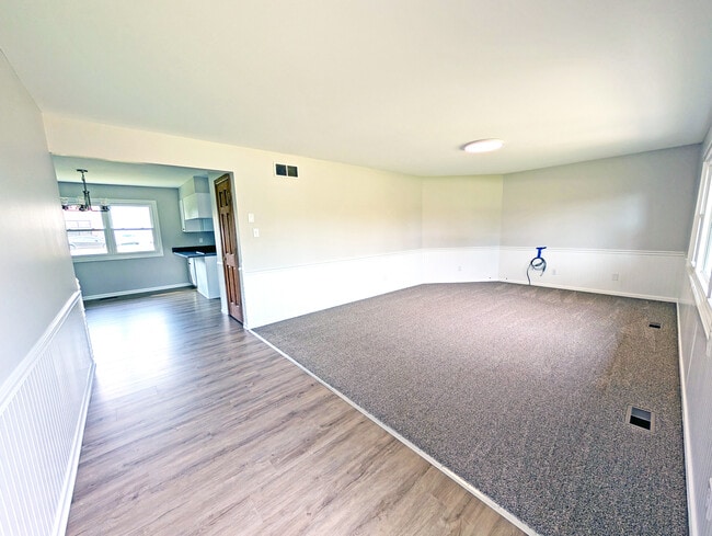 Photo - 23209 W Mound Rd