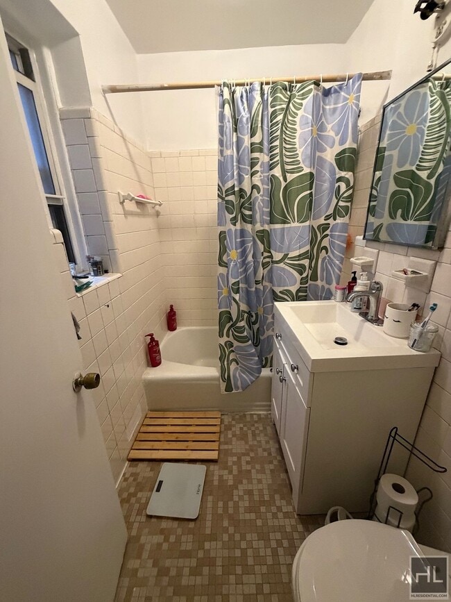 Photo - 326 W 83rd St Unit 5D
