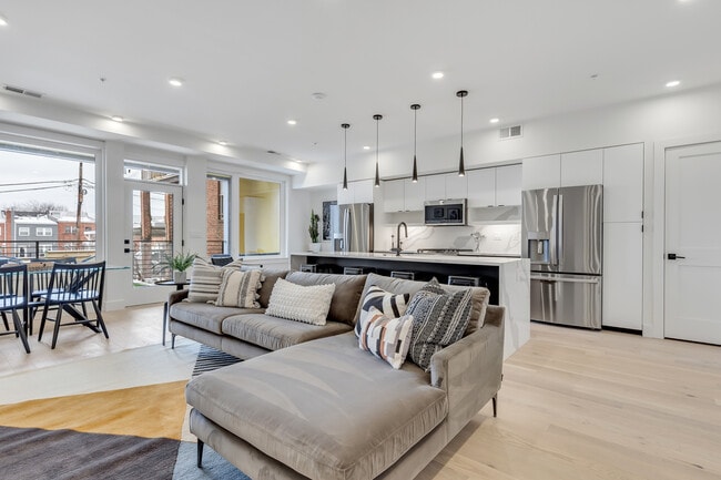 Photo - Viva at Capitol Hill