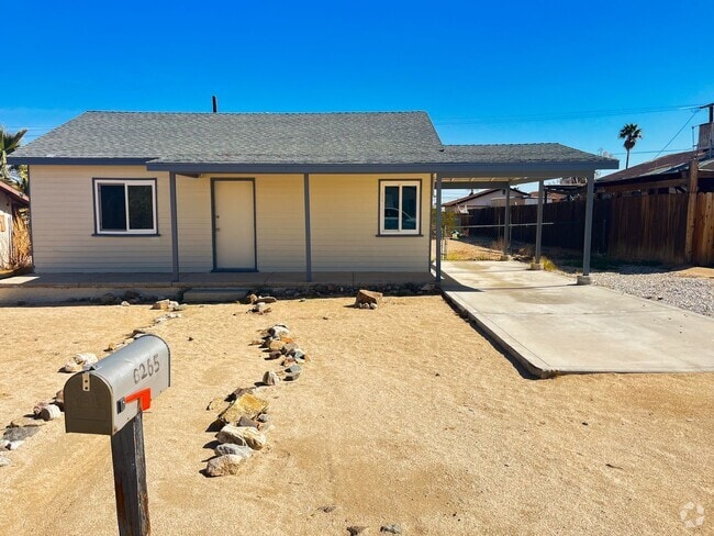 Building Photo - Adorable 2 Bedroom 1 Bathroom Home