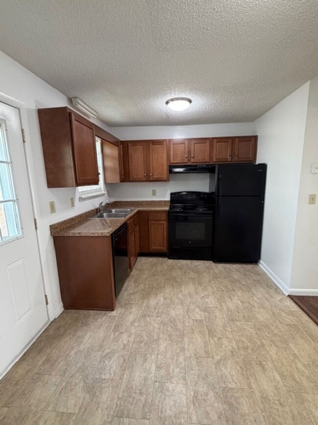 Photo - 2 Bedroom 1.5 Bath Duplex