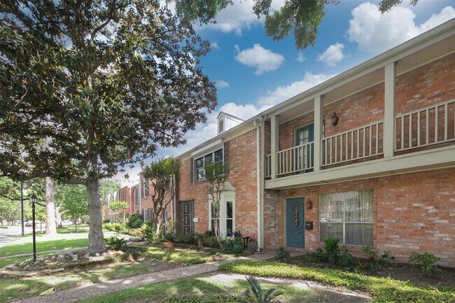 Photo - 10325 Briar Forest Dr Unit 2/10