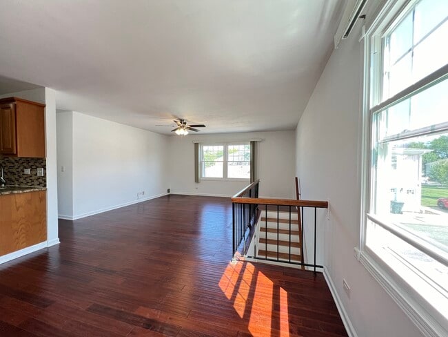 358 Farmingdale Cir