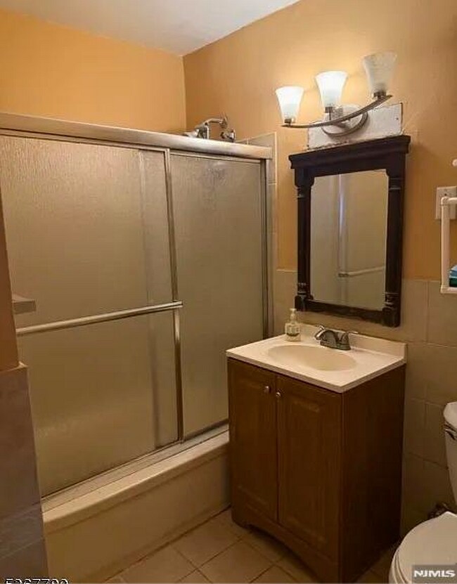 Photo - 285 Aycrigg Ave Unidad 285 Aycrigg Ave APT 20C