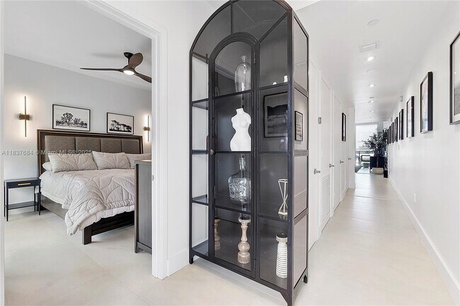 Photo - 6000 Collins Ave Unit 527
