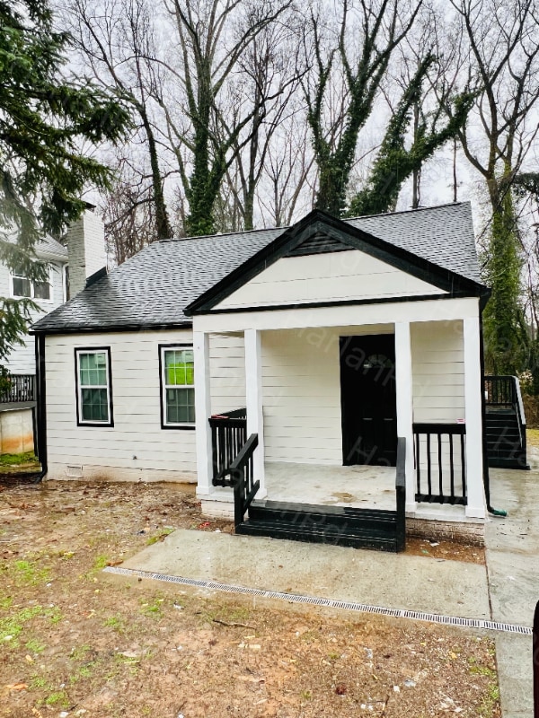 Photo - 955 Byron Dr SW