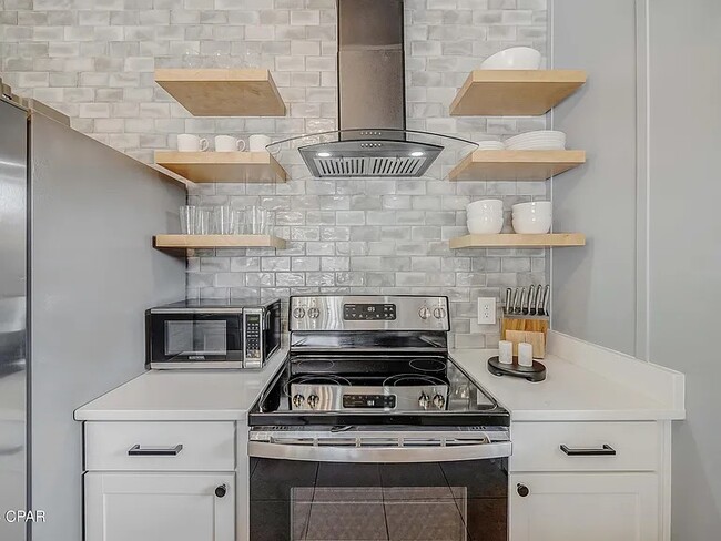 Photo - 6219 Poinciana Dr