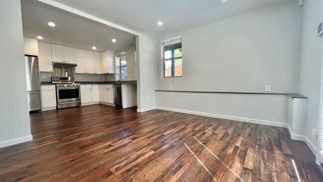 Building Photo - 696-694-29th Unit 694 Rental