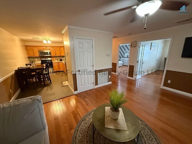 Photo - 1556 N Main St Unit 11