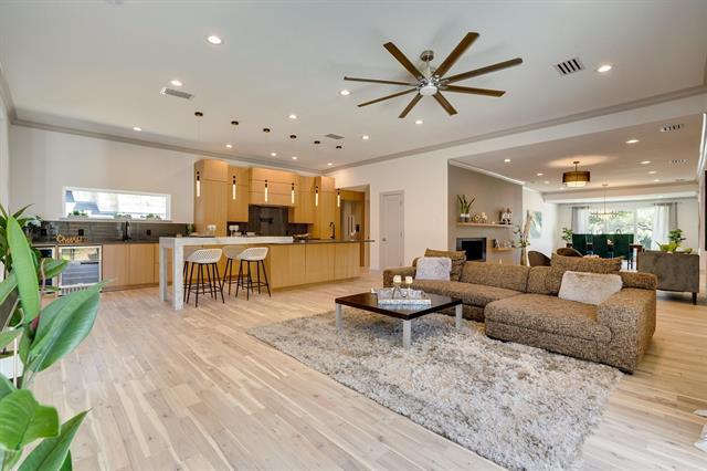 Photo - 7047 Royal Ln