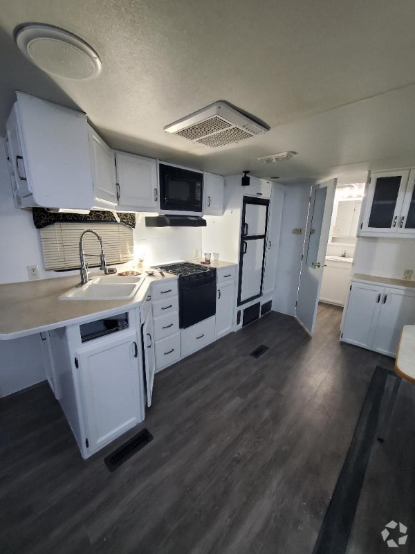 Building Photo - 1754 Vosti Ave Rental