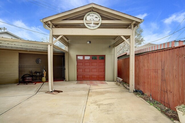 Photo - 5303 Tallow Ln