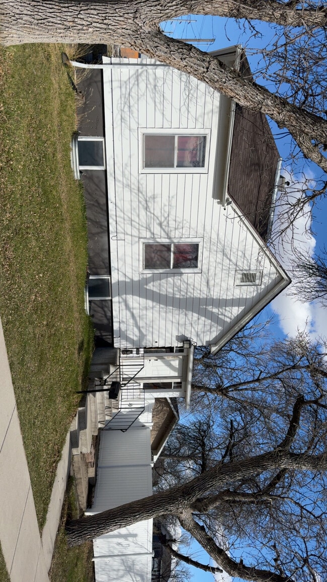 Building Photo - 213 8th St S Rental