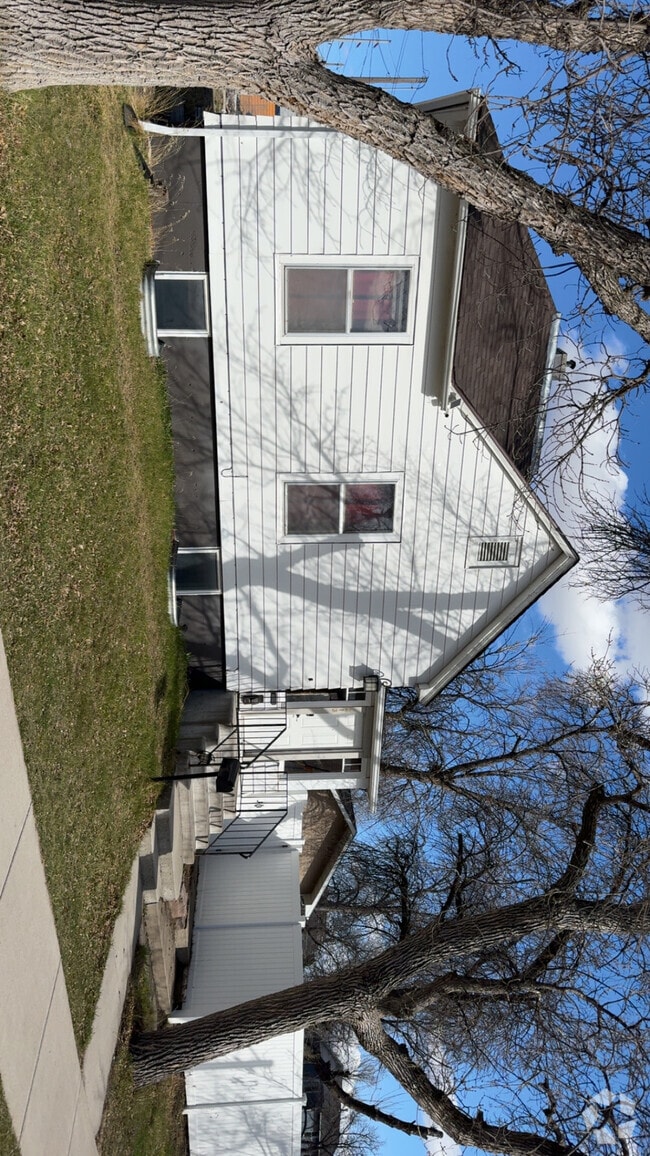 Building Photo - 213 8th St S Rental