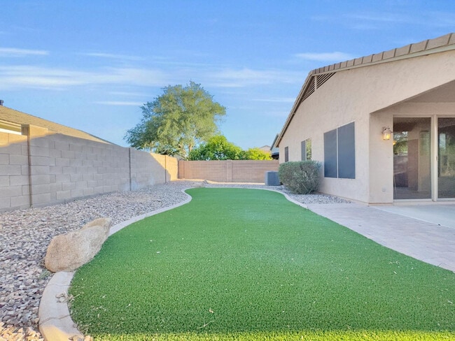 Photo - 261 N Nash Way