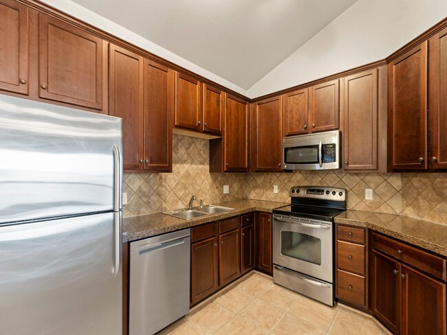 Bright 2 Bed, 2 Bath Condo in Fort Collins! - Bright 2 Bed, 2 Bath Condo in Fort Collins!