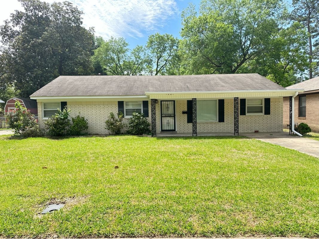 Photo - 1021 Magnolia Dr House