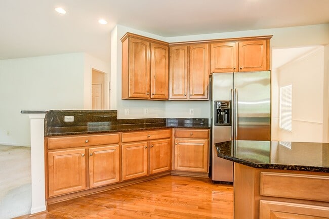 Photo - 616 Rainier Rd