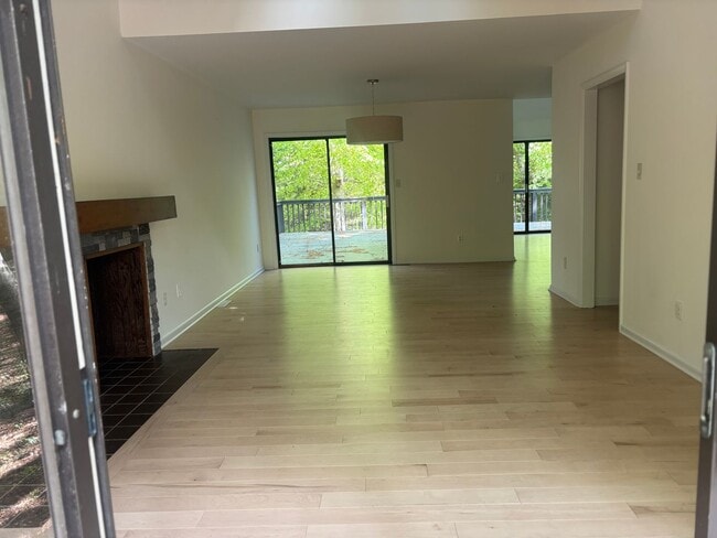 Photo - 2729 Poplar Ln