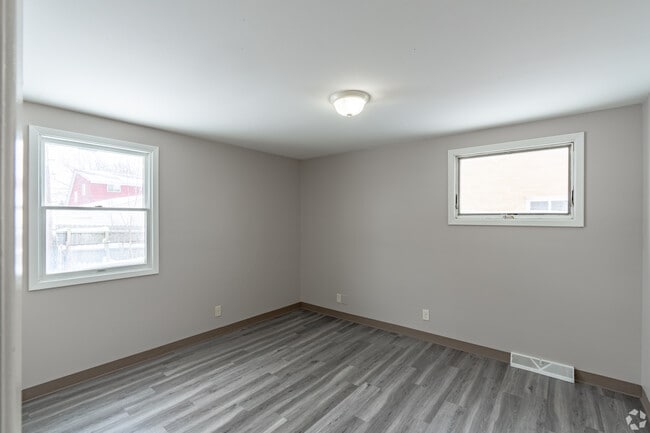 U-Crest Apartments
