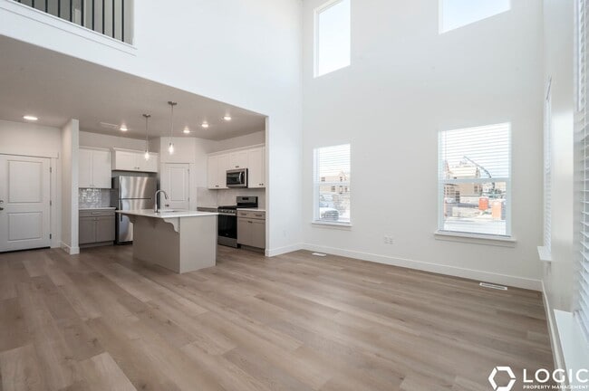 Photo - Brand New Row End Townhome in Lehi Utah!