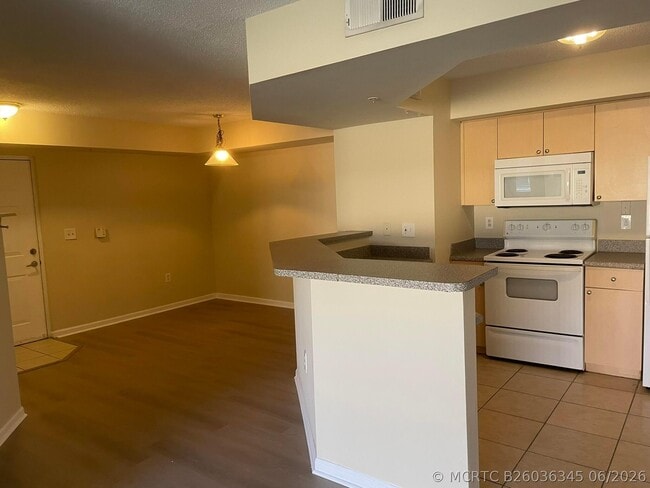 Photo - 3605 NW Adriatic Ln Unit 7-103