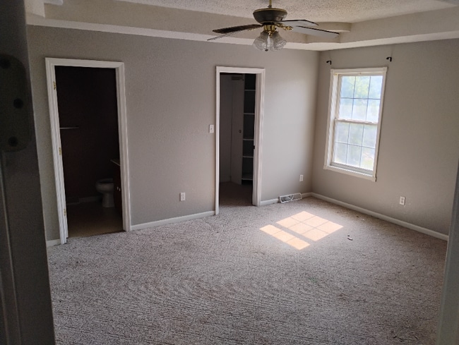 Photo - 3915 Scarborough Way