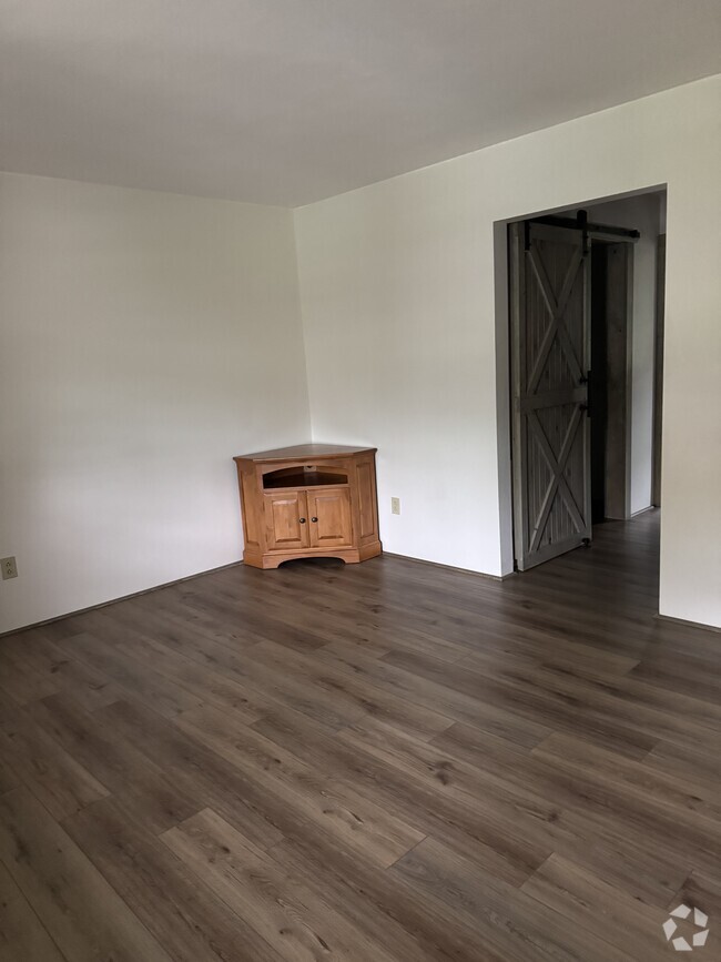 Building Photo - 2620 Stoneybrook Rd Unit 1429 south ave Rental