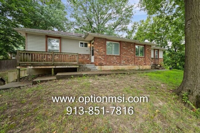 Photo - Very Spacious and ready for immediate move-in!!