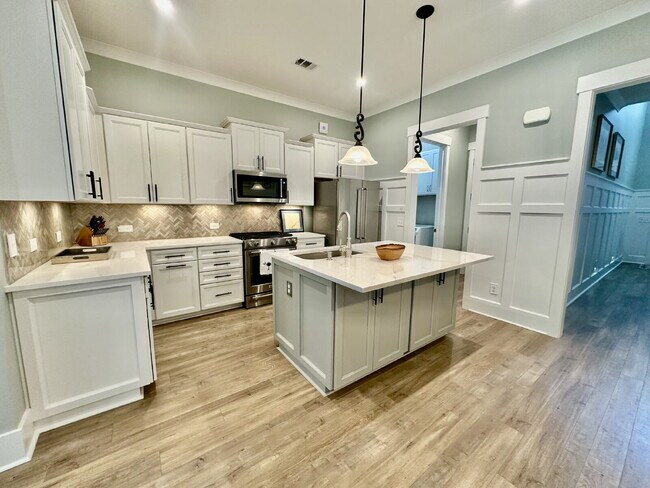Photo - Beautiful Four Bedroom Home Located in The Walk!