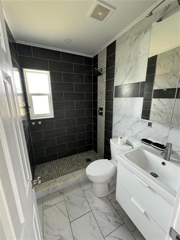 Photo - 301 Colonia Ln W
