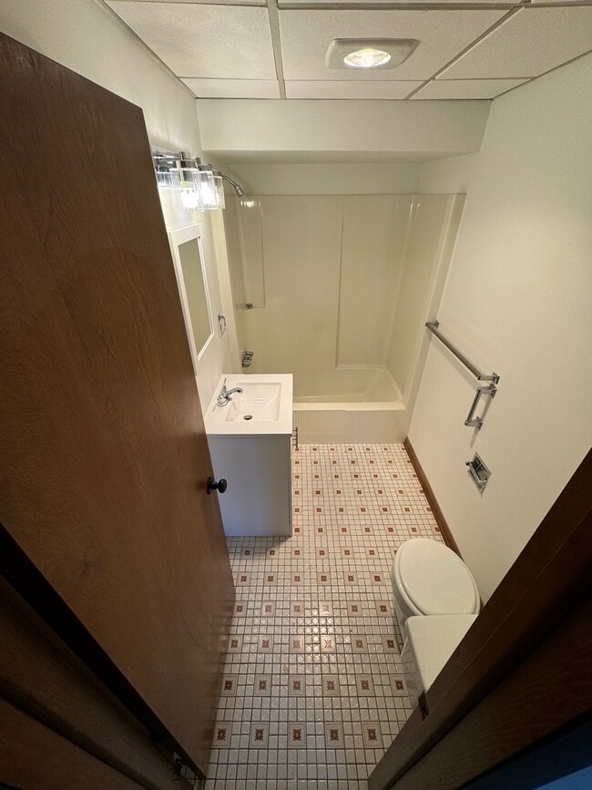 Bathroom - 236 Freeport Rd Unit Apt 1